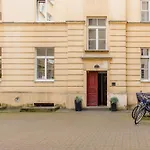 Sunny Lwowska Street Metro By Renters Appartement
