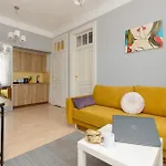 Sunny Lwowska Street Metro By Renters * Varsovie