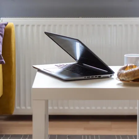 Sunny Lwowska Street Metro By Renters * Варшава