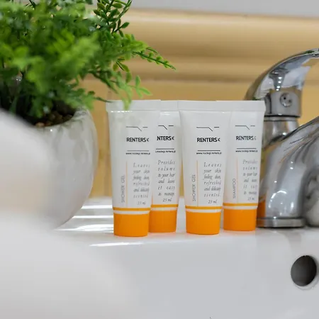 Sunny Lwowska Street Metro By Renters * Varsovia