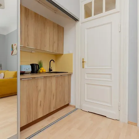 Lejlighed Sunny Lwowska Street Metro By Renters *